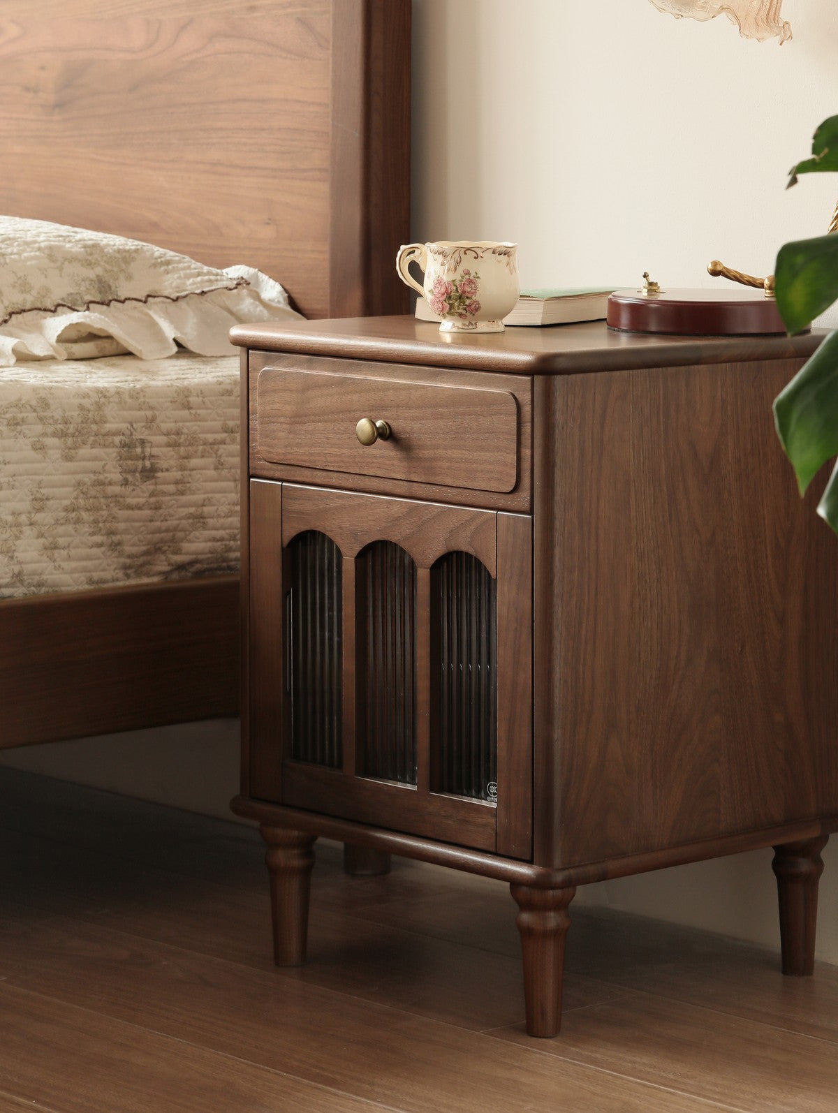 ヴィラ ウォールナット ナチュラル ナイトテーブル 3
